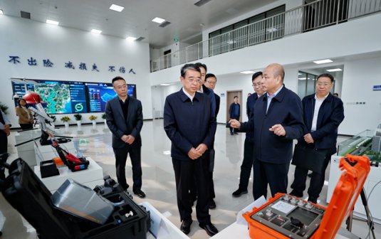 张成中到国家自然灾害防治研究院调研并参加院党委树立和践行